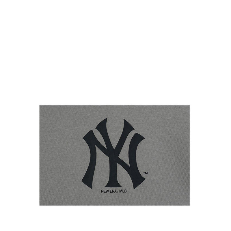 Ss Tee Ss26 Essential New York Yankees Men's T-Shirt - Pebble