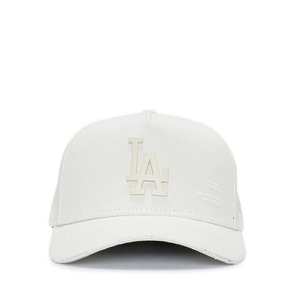 9FORTY A-Frame Damage Matt Badge Los Angeles Dodgers Unisex Caps - Chrome White