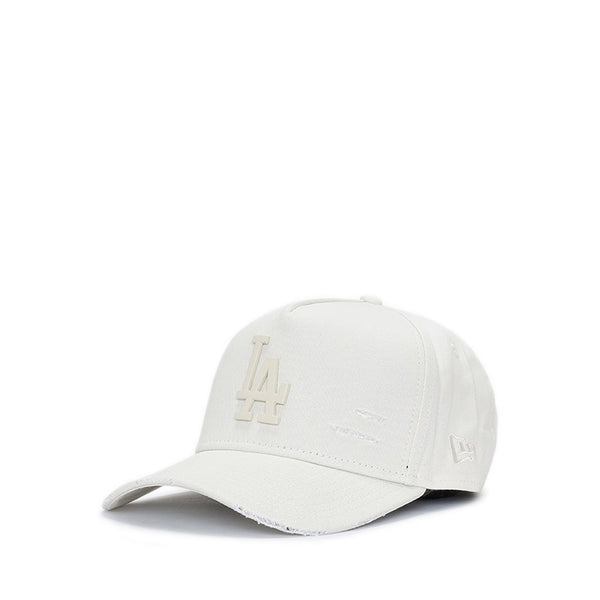 9FORTY A-Frame Damage Matt Badge Los Angeles Dodgers Unisex Caps - Chrome White