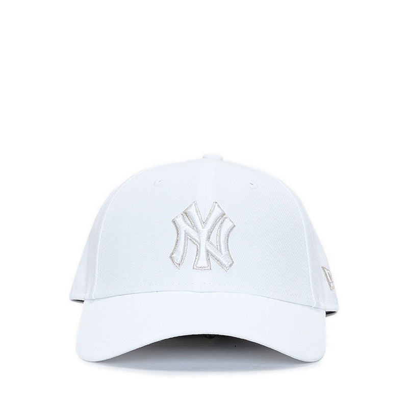 9FORTY Outline New York Yankees Unisex Caps - White