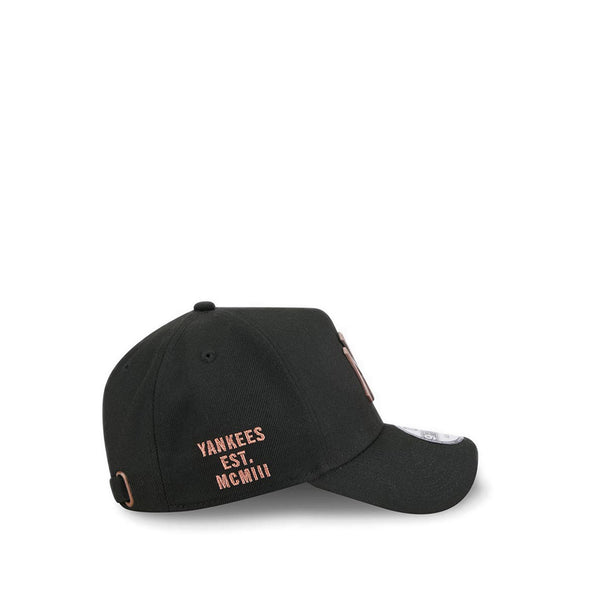 9FORTY A-Frame Metal Badge Green New York Yankees Men's Caps - Black