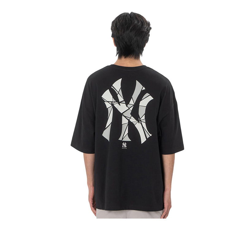 Oversized Ss Tee Shattered Logo New York Yankees Men's T-Shirt - Black
