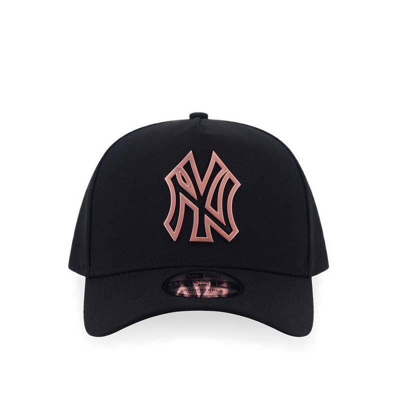 9Fortyaf Metal Badge New York Yankees Men's Caps - Black