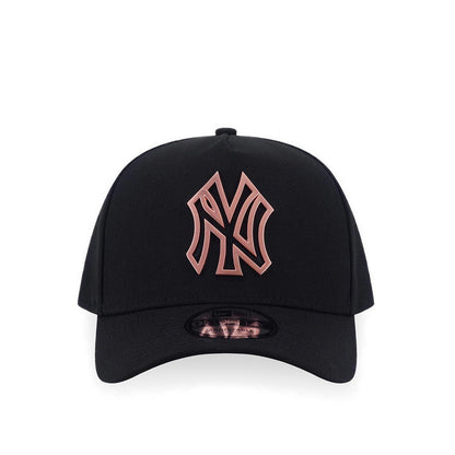 9Fortyaf Metal Badge New York Yankees Men's Caps - Black