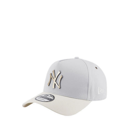 9FORTY A-Frame Hammered Metal Bagde New York Yankees Men's Caps - Silver Snow