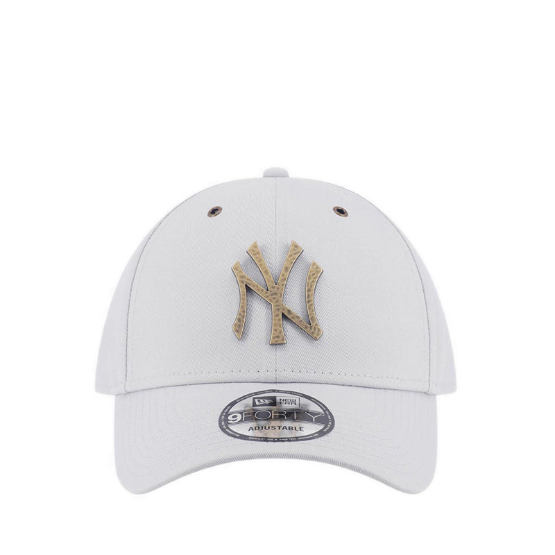 9FORTY Hammered Metal Bagde New York Yankees Men's Caps - Silver Snow
