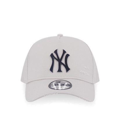 9Fortyaf Damage Metal Badge New York Yankees Men's Caps - Ivory