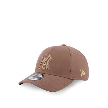 9Forty Outlined New York Yankees Men's Caps - Khaki