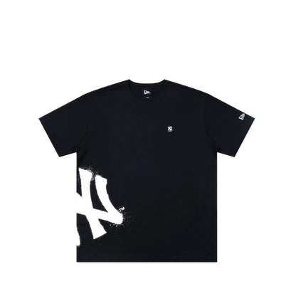 Ss Tee Ne Basic Spray Paint New York Yankees Men's T-Shirt - Black