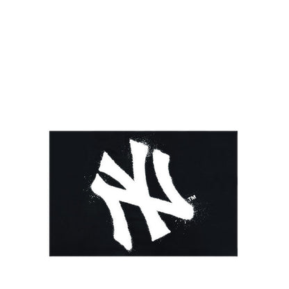 Ss Tee Ne Basic Spray Paint New York Yankees Men's T-Shirt - Black