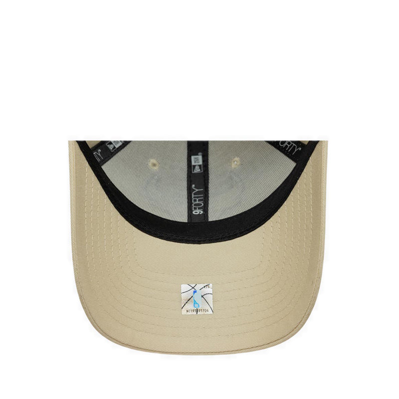 Team Outline 9FORTY Chicago Bulls Men's Caps - Light Cream