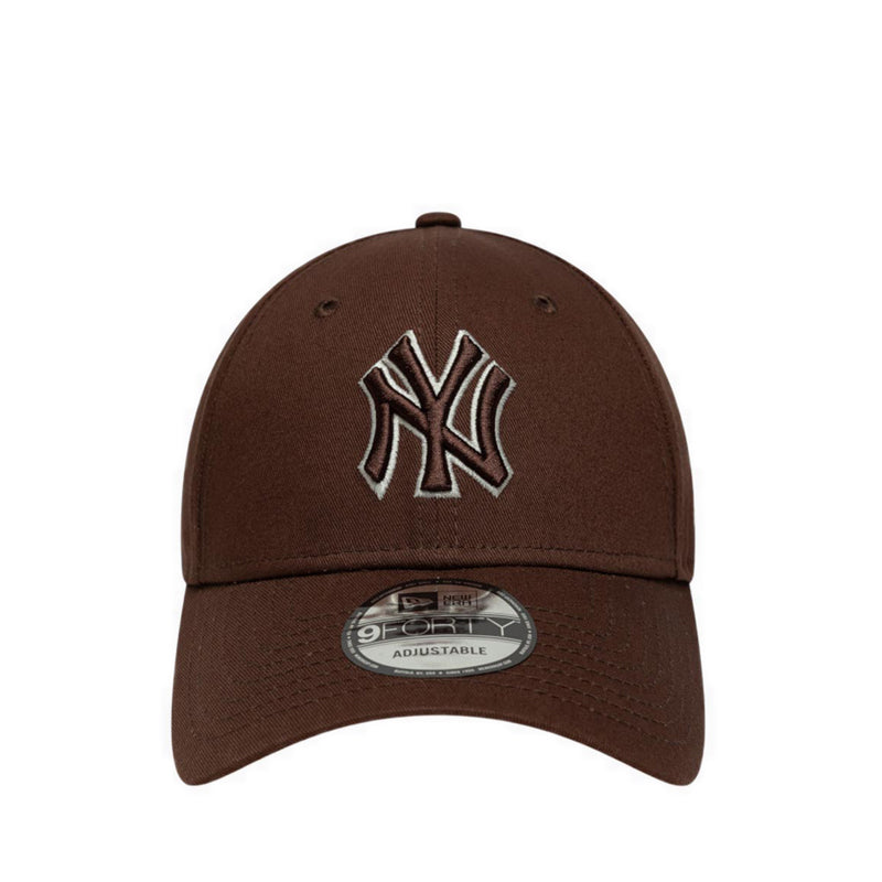 Team Outline 9FORTY New York Yankees Men's Caps - Chocolate Sauce