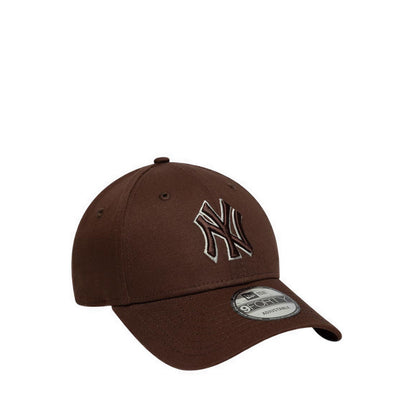 Team Outline 9FORTY New York Yankees Men's Caps - Chocolate Sauce