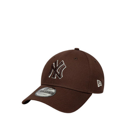 Team Outline 9FORTY New York Yankees Men's Caps - Chocolate Sauce