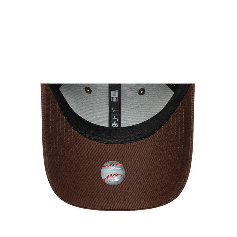 Team Outline 9FORTY New York Yankees Men's Caps - Chocolate Sauce