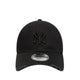 Wash Distress 9FORTY New York Yankees Men's Caps - Black
